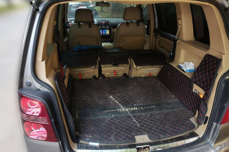 Used Volkswagen Touran 2008 1.8T ZhiZun Edition Automatic 5-Seater Trunk