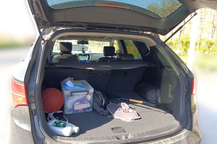 Used Hyundai Santa Fe 2013 2.4L Automatic Two-Wheel Drive Smart Version Trunk