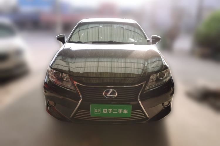 Used Lexus ES 2013 300h Elite Edition