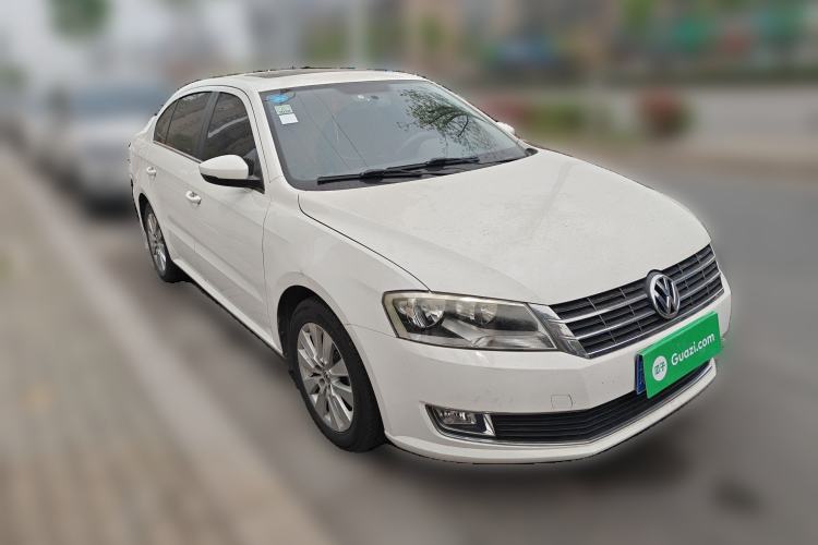 Used Volkswagen Lavida 2013 Restyled Classic 1.6L Manual Comfort Edition Front Right 45 Deg