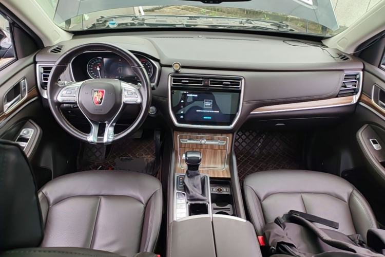 Used Roewe RX8 2019 30T Smart Connectivity Two-Wheel Drive Supreme Flagship Edition
