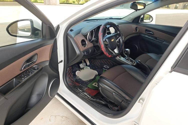 Used Chevrolet Cruze 2013 Hatchback 1.6L Automatic Luxury Model