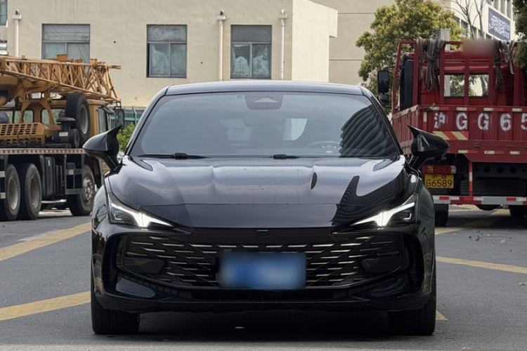 Used MG 7 2023 2.0T Automatic Trophy+ Ignition Glory Edition
