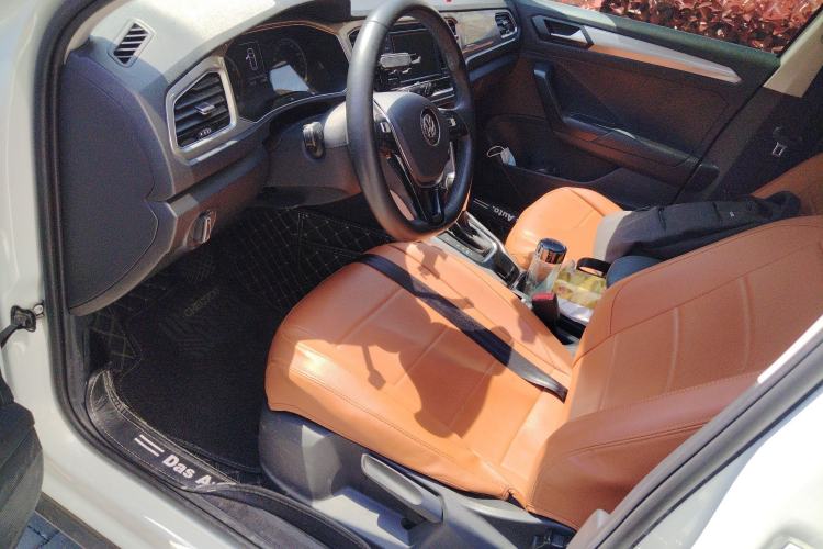 Used Volkswagen T-ROC 2019 230TSI DSG Two-Wheel-Drive Advanced Version China VI Standard Left Front Seat