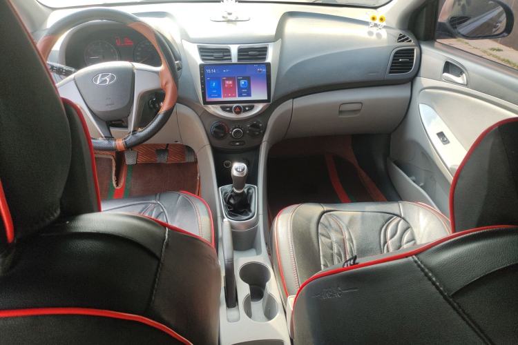 Used Hyundai Verna (older generation) 2014 1.4L Manual Smart GLS Trim Audio And AC Panel