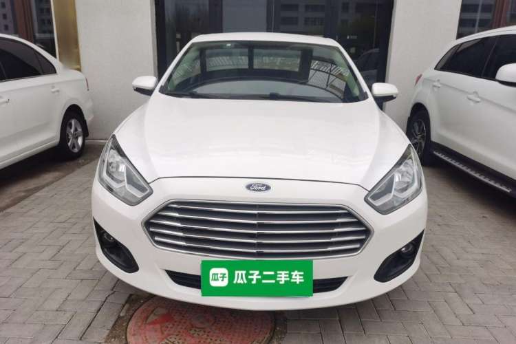 Used Ford Escort 2015 1.5L Manual Comfort Model
