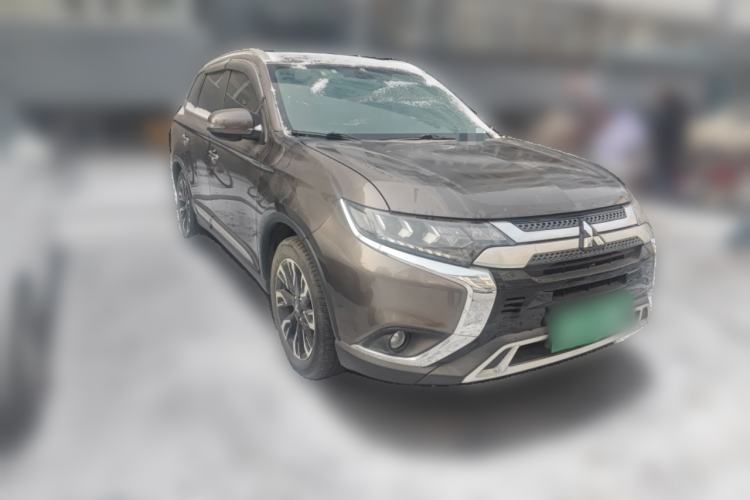 Used Mitsubishi Outlander 2019 2.4L 4x4 Zhi Xiang Edition 5 Seats China VI Standard
