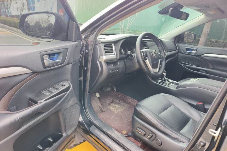 Used Toyota Highlander 2018 2.0T Four-Wheel Drive Luxury Edition 7 Seats China V Emission Standard
