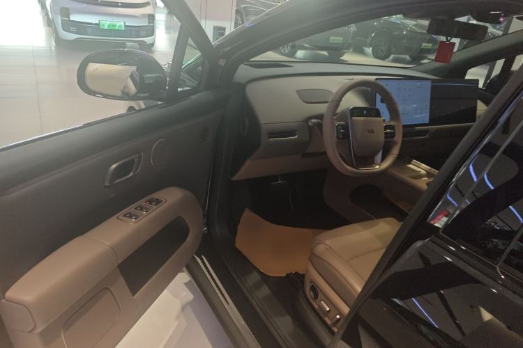 Used Li Auto Li Auto i6 2025 Model Two-Wheel-Drive Standard Type