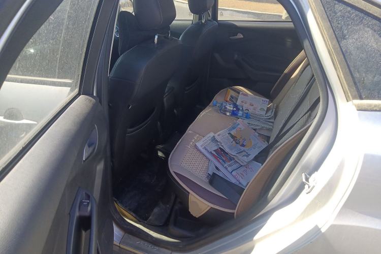 Used Ford Focus 2012 Sedan 1.6L Automatic Fashion Edition