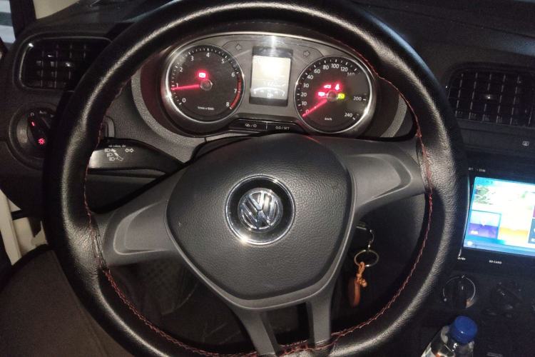 Used Volkswagen Polo 2014 1.4L Automatic Comfort Edition Steering Wheel