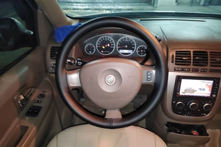 Used Buick GL8 2011 2.4L CT Comfort Edition
