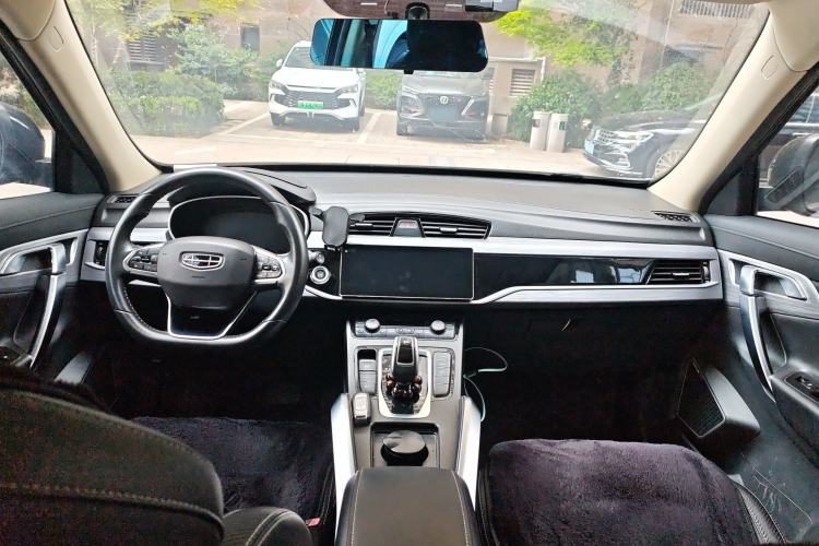 Used Geely Auto Emgrand X7 Sport 2021 Million Edition 1.8TD DCT Two-Wheel Drive Luxury Model Center Console