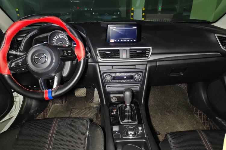 Used Mazda Mazda 3 Axela 2019 Cloud-Controlled Version Hatchback 2.0L Automatic Luxury Model China VI Standard