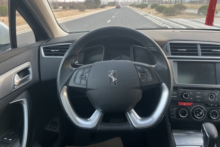Used DS 5LS 2014 1.6T Luxury Edition THP160
