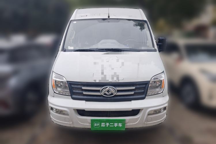 Used SAIC MAXUS Xintu V80 2021 2.0T Manual Classic City Delivery King Short Wheelbase Mid-Roof Design 3 Seats
