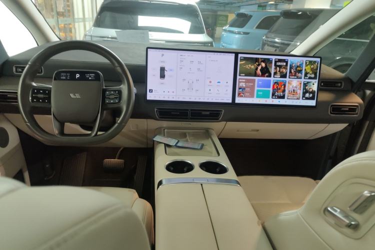 Used Li Auto MEGA 2024 Ultra Model
