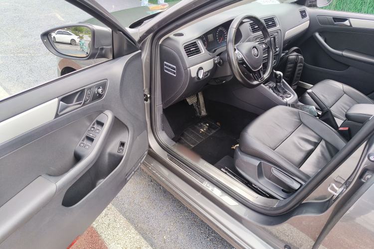 Used Volkswagen Sagitar 2014 Revised Version 1.6L Automatic Comfort Edition
