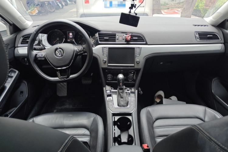 Used Volkswagen Lamando 2018 280TSI DSG Luxury Edition Center Console