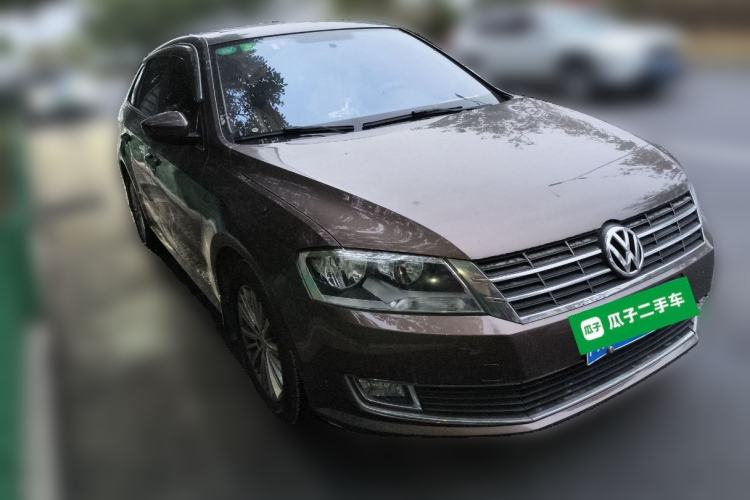 Used Volkswagen Gran Lavida 2013 1.4 TSI Automatic Comfort Model Front Right 45 Deg