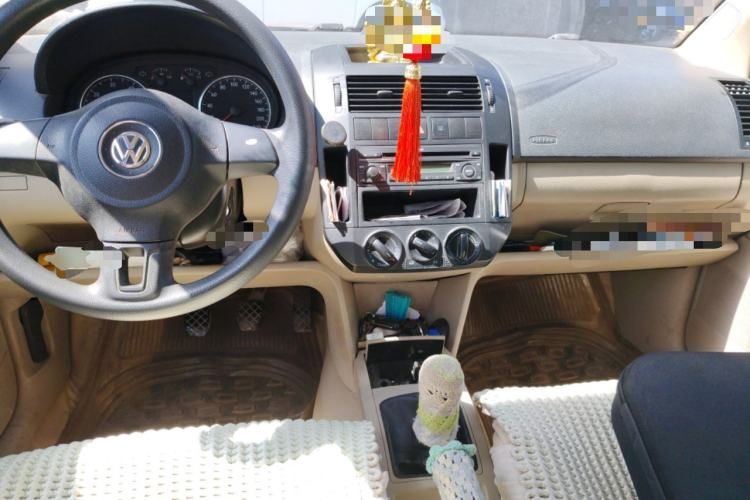 Used Volkswagen Polo 2011 Jingqu 1.4L Manual Sile Edition Center Console