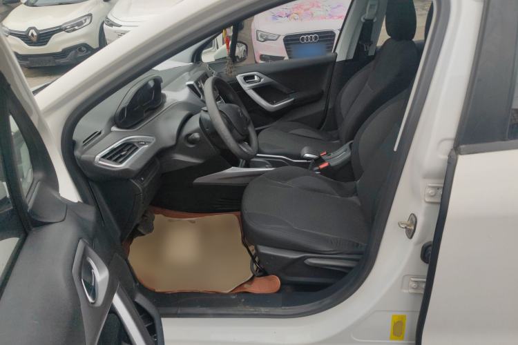 Used Peugeot 2008 2014 1.6L Automatic Excellence Edition Left Front Seat
