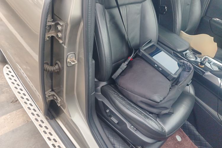 Used Peugeot 3008 2015 2.0L Automatic Trend Edition
