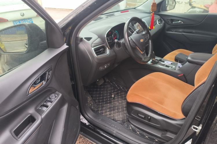 Used Chevrolet Equinox 2017 RS 550T Automatic All-Wheel-Drive Boundary Edition Driver Seat