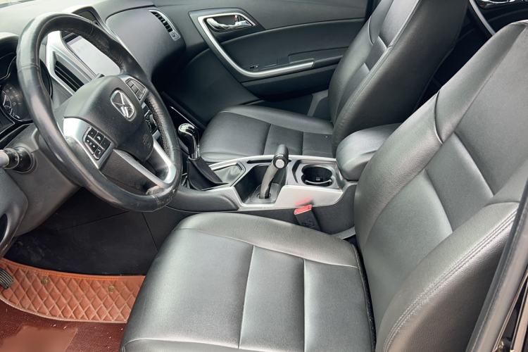 Used JMC Yusheng S350 2013 2.4T Manual Two-Wheel Drive Diesel Ultra-Luxury 5-Seater
