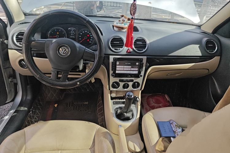 Used Volkswagen Lavida 2011 1.6L Manual - Premium Edition