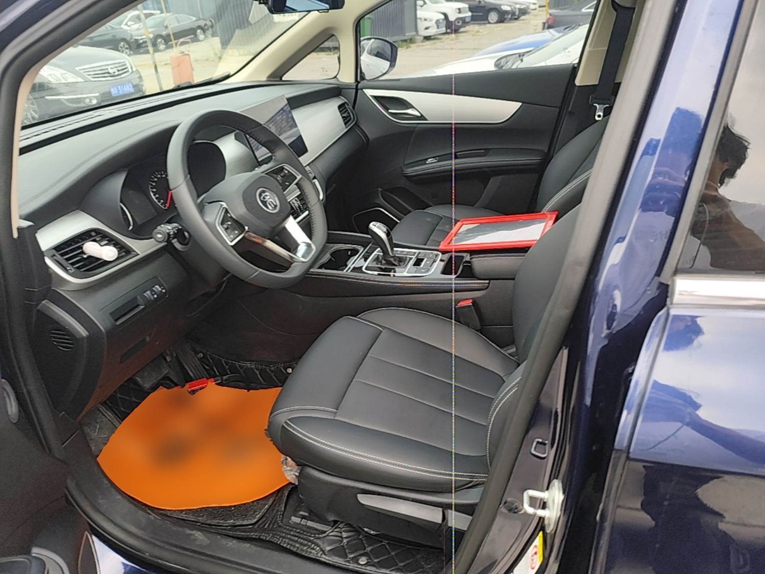 المقاعد الأمامية داخل السيارة