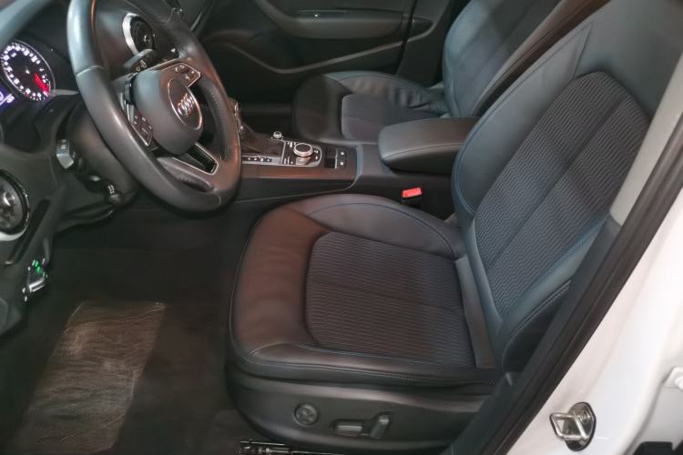 Used Audi A3 2020 Limousine 35 TFSI Fashion Edition China VI Emission Standard Left Front Seat