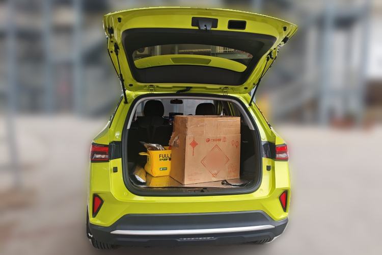 Used Wuling Alvez 2022 1.5L Manual Free-Style Model
