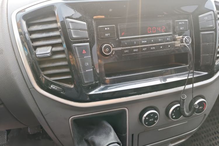 Used SAIC MAXUS Xintu V80 2021 2.0T Manual Classic Aoyuntong Short Wheelbase Mid-Height 7/8/9-Seater