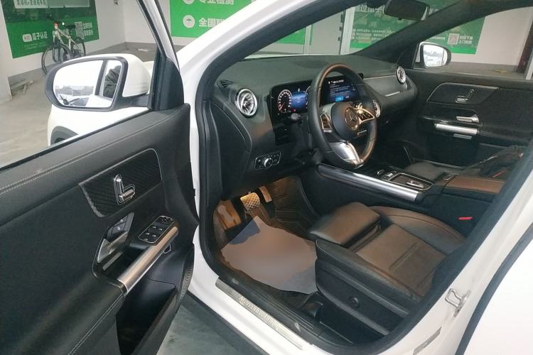 Used Mercedes-Benz GLA 2024 GLA 220 Driver Seat