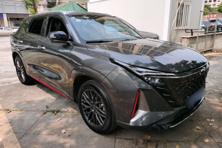 Used CHANGAN OSHAN Z6 2022 Blue Whale 1.5T DCT Luxury Model Front Right 45 Deg