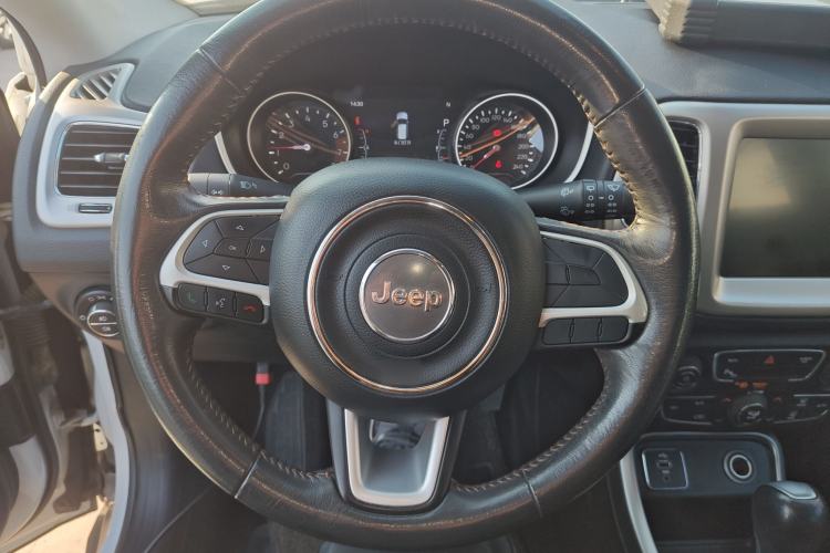 Used Jeep Compass 2017 200T Automatic Family Edition
