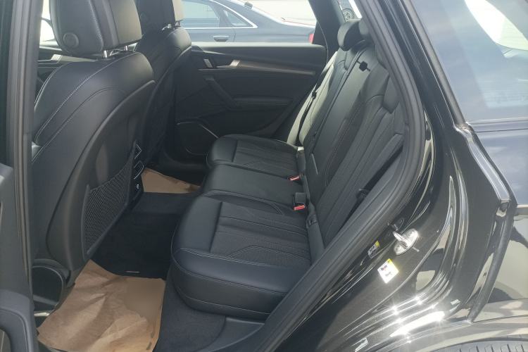 Used Audi Q5L 2025 quattro 45th Anniversary Edition 40 TFSI Sporty and Dynamic Model Left Rear Seat