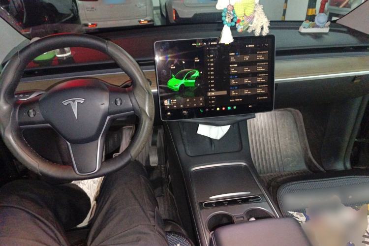 Used Tesla Model Y 2022 Long-Range All-Wheel-Drive Version