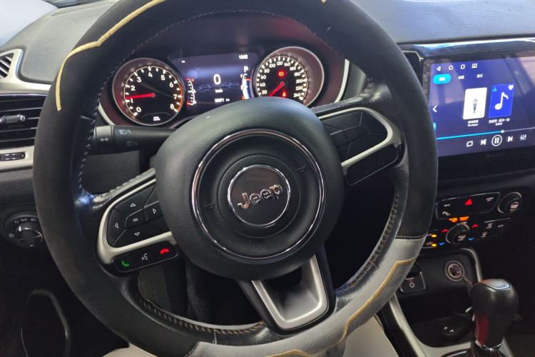 Used Jeep Compass 2017 200T Automatic Family Edition Steering Wheel