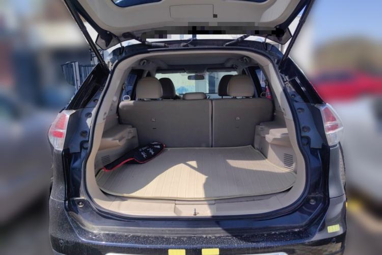 Used Nissan X-Trail 2014 2.5L CVT Ultimate Edition 4WD Trunk