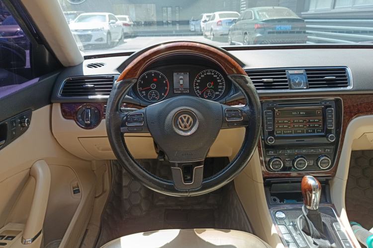 Used Volkswagen Passat 2013 2.0 TSI DSG Ultimate Edition Steering Wheel