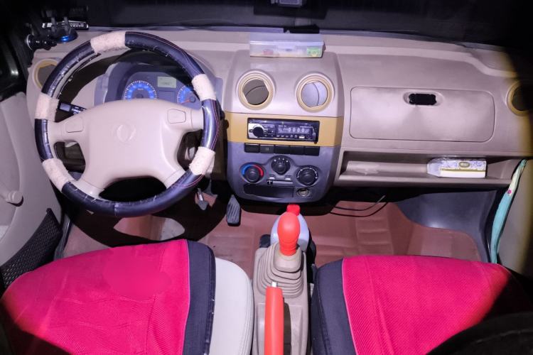 Used Dongfeng Xiaokang V27 2011 1.0L Standard Version BG10-01 Center Console