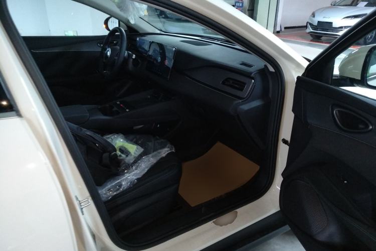 Used BYD Seal 06 New Energy 2026 DM-i Ultra-Enjoyment 128KM Luxury Edition Right Front Seat