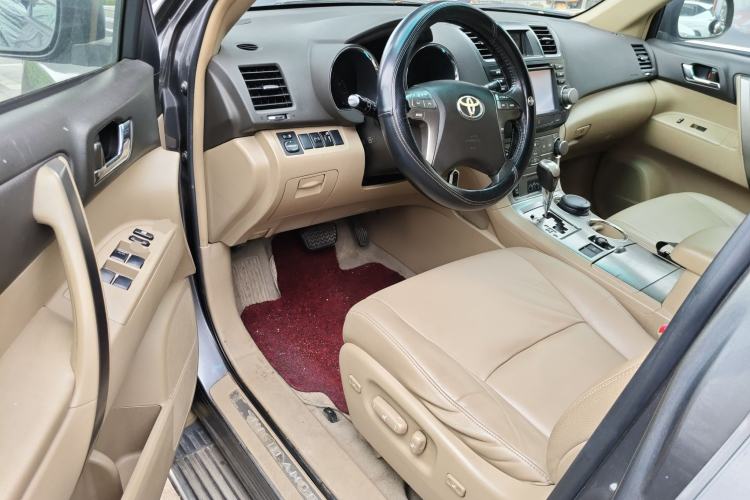 Used Toyota Highlander 2009 2.7L Two-Wheel Drive 7-Seater Luxury Edition Driver Seat