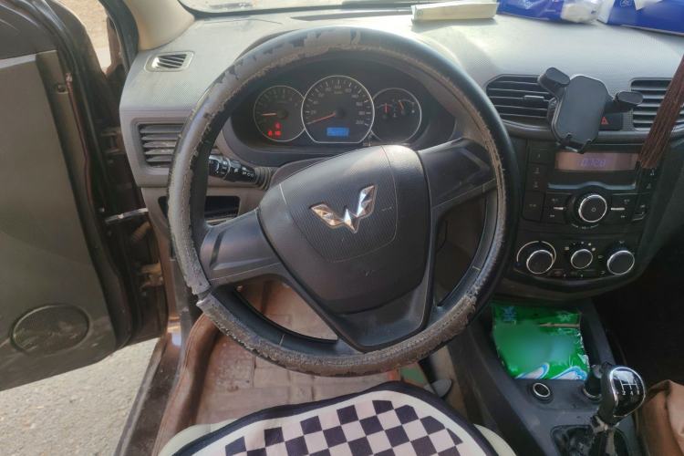 Used Wuling Hongguang 2014 1.5L S Standard Version
