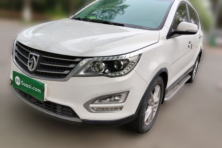 Used Baojun 560 2015 1.8L manual Comfort trim level