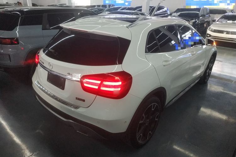 Used Mercedes-Benz GLA 2017 GLA 220 4MATIC Fashion Model
