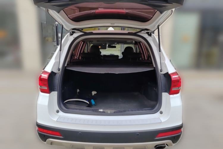 Used Haval H6 2015 Sport Edition 1.5T Automatic Two-Wheel Drive Luxury Model Trunk