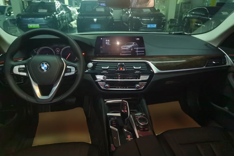 Used BMW 5 Series 2018 525Li Luxury Package